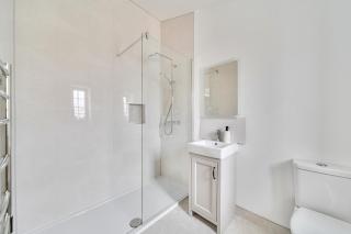 Barn - Sleeps 10 - Hot Tub - Parking - 9