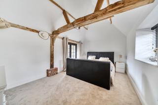 Barn - Sleeps 10 - Hot Tub - Parking - 1