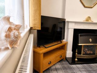 Cheerful 2 Bedroom Home with Off-road parking - 8