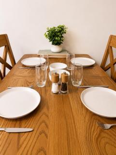 Cheerful 2 Bedroom Home with Off-road parking - 7