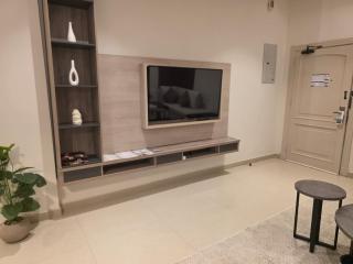 Modern 1BR Apartment with Spacious Living Room - 6