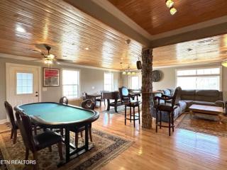 Cove Manor - 9