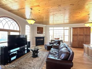 Cove Manor - 5
