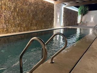 Private villa with heated pool family friendly - 0