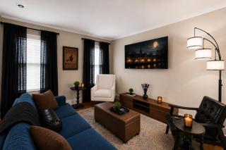The Witch City Hideout - Salem 3 Bedroom with Gameroom, Balcony & Free Parking - 0