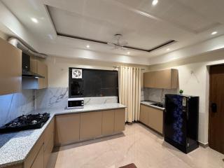 Cozy Fully Furnished 2BHK Stay - 2
