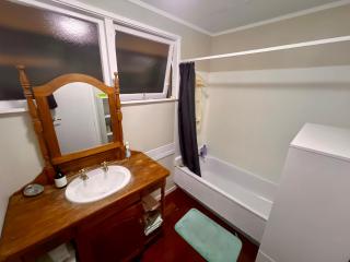 Room In flat is 1st door past carport - 8