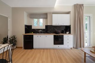 Lilly Apartments - 5