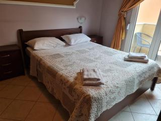 Yiotas house, free parking - 5
