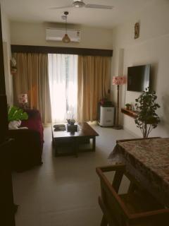 Luxe 2BHK flat with pool, WiFi, Netlfix, kitchen - 8