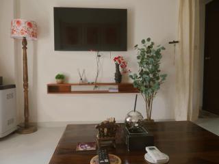 Luxe 2BHK flat with pool, WiFi, Netlfix, kitchen - 7