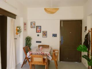 Luxe 2BHK flat with pool, WiFi, Netlfix, kitchen - 4