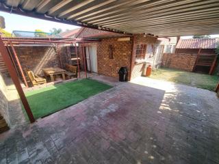 Kingfisher Hideaway - 4
