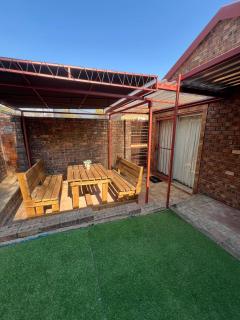 Kingfisher Hideaway - 0