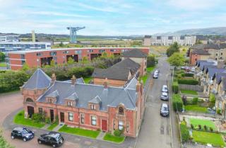 Beautiful NEW Riverside property near Glasgow - 3