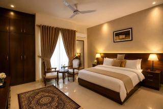 Business Creek Boutique Hotel Clifton - 2