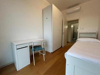 Spacious Apartment close to train station - 7