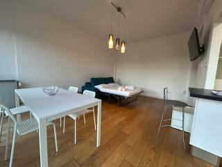 Spacious Apartment close to train station - 4