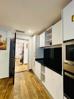 Sky view 3BR Centourous Tower - 3