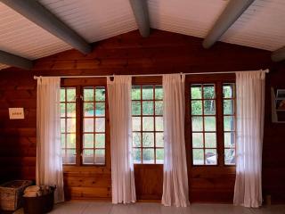 Cozy and authentic log house - 1