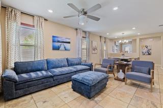 Stylish & charming 4 bedroom house - 9