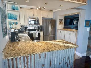 Single Family Home One Level Walk to the Beach! - 7