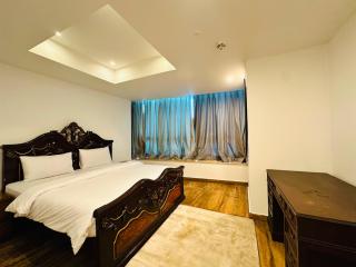 Sky view 3BR Centourous Tower - 9