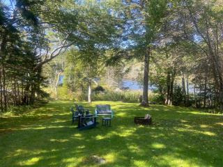 Wildrose Cottage - Lakefront Cottage next to ocean beach - 6