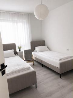Monteurwohnung & Business Apartment mit Terrasse & Parkplatz in Reutlingen EG - 2