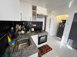 JoyLuxeStay - 1