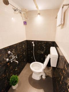 PANMOZHI RESIDENCY-luxury comfort stay - 8