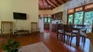 Kandyan Villas Near Kandy Lake - 1
