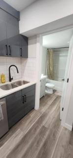 Cozy bright and spacious 1 bedroom licensed basement - 6