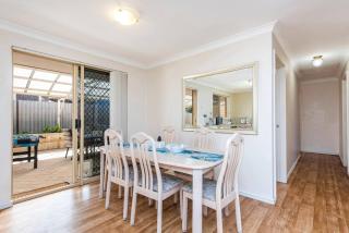 Mandurah Coastal GetawayDolphinsBeachesSleeps 6 - 0
