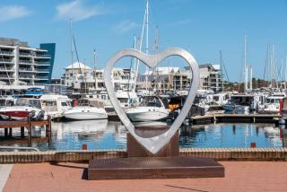 Mandurah Coastal GetawayDolphinsBeachesSleeps 6 - 6