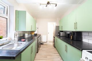 Northern Haven - Stunning Retreat - Sleeps 9 - Contractors - Long Stays - 6