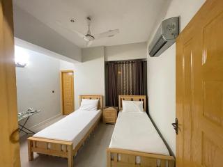The Windsor Signature 2BHK By AirMakaan F-17 - 7