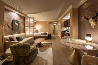 Remodeled High Floor Strip View Suite With Balcony - 7