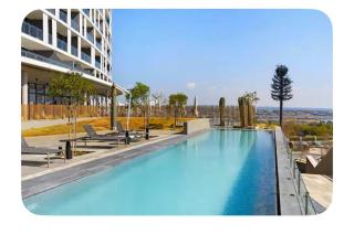 Flat in Waterfall City - Ellipse - Netcare - Mall - 7