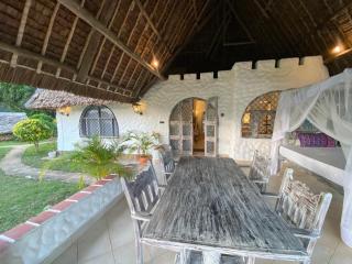 Mtwapa Creek 1br with Pool and CreekView - 6