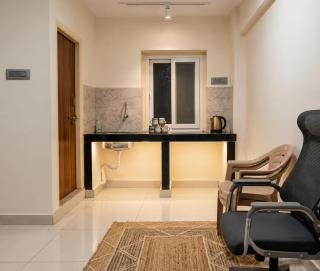 Cozy 1RK in Banjara Hills Road No 12 - 2