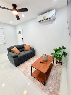 7 on Central - Modern 1br 1bth Apt in Kingston - 8