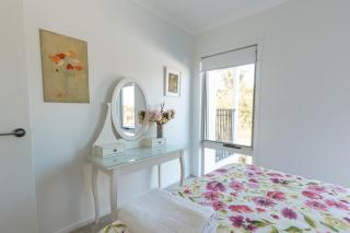 Contemporary Home with Pool 15mins to Beach 20mins to Australia Zoo - 1