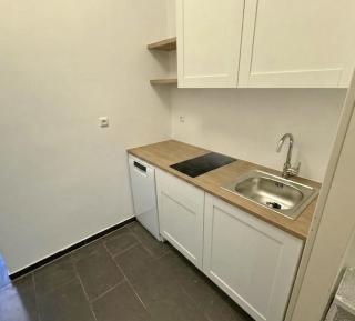 Central Apartment with Park View - 4