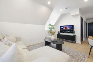 Elegant Parkdale 2BR 2 King Beds Sleeps 6 - 0