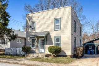 4 Bedroom House, sleeps 12, short walk to Main St! - 4