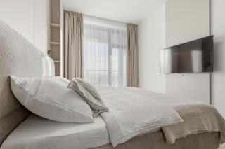Eurovea Tower Apartment, 36th Floor, Castle View & Free Parking - 2