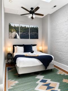 Historic Main St Apt | Private Garage - 4