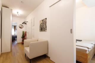 Modern Apartment near Central Station with Balcony - 1
