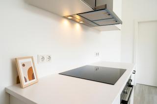 Modern Apartment with Garden & Free Parking - 4